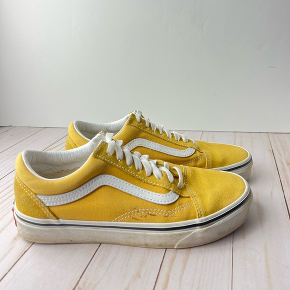 🍁 Fall Style Bundle 🍁 Jeans, Sweater & Sneaker Bundle, perfect for the season! - Picture 15 of 16